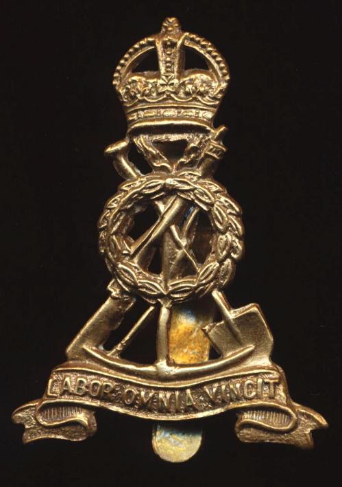 Royal Pioneer Corps: 'Kings Crown' Other-Ranks gilding metal cap badge