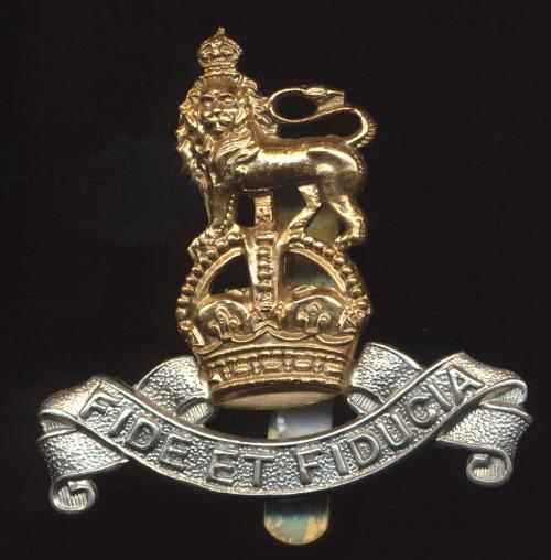 Army Pay Corps, A.P.C.: 'Kings Crown' second type bi-metal cap badge