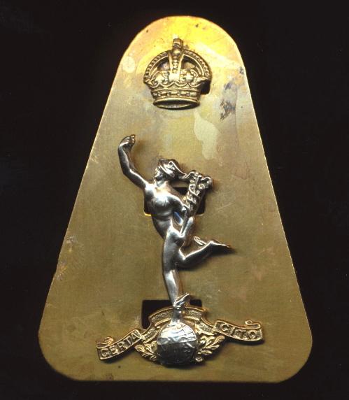 Royal Corps of Signals, R.C.S.: 'KingsCrown' second type bi-metal cap badge