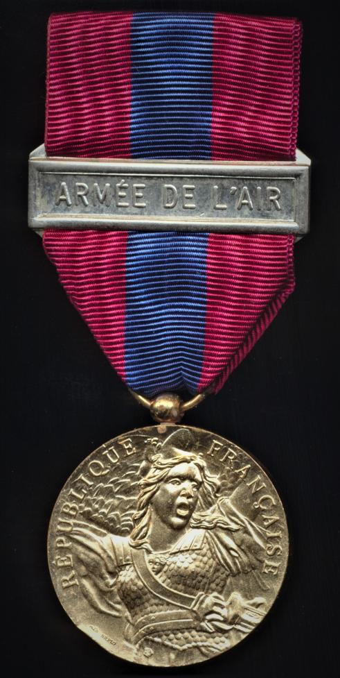 France: National Defence Medal (Medaille de la Defense Nationale). Paris Mint model. 3rd class with clasp 'Armee De L'Air'