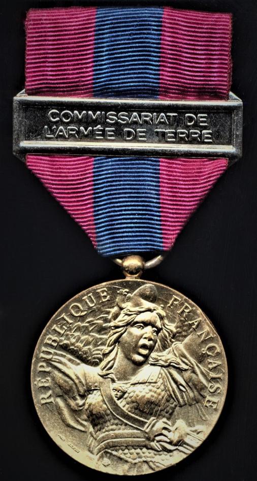 France: National Defence Medal (Medaille de la Defense Nationale). Paris Mint model. 3rd class with clasp 'Commissariat De L'Armee de Terre'