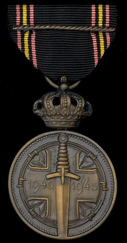 Belgium: Prisoner of War Medal 1940-1945 (Medaille du Prisonnier de Guerre 1940-1945 / Krijgsgevangenenmedaille 1940-1945). With '1 Year' internement clasp on riband