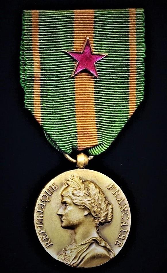 France: Escapers Medal (Medaille des Evades). With 'Wound' emblem on riband