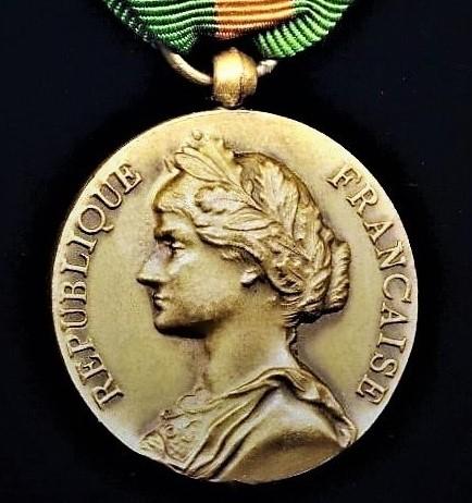 French Medaille Des Evades