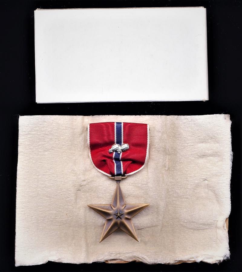 United States: Bronze Star Medal. With 2 x 'Silver Oakleaf Clusters'. Circa issue 1945-1965 (including Second World War, Korean War and Vietnam War)