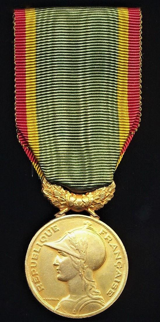 France (Society): Medal of the Republican Society for the Encouragement of Devotion to Service (Médaille de la Société Républicaine d’Encouragement au Devouement, vermeil). Gold (vermeil) issue