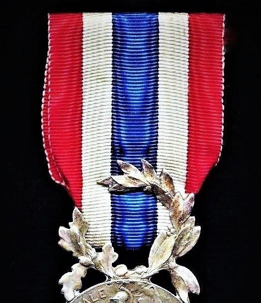 File:Médaille d'honneur de la Police nationale.jpg - Wikipedia