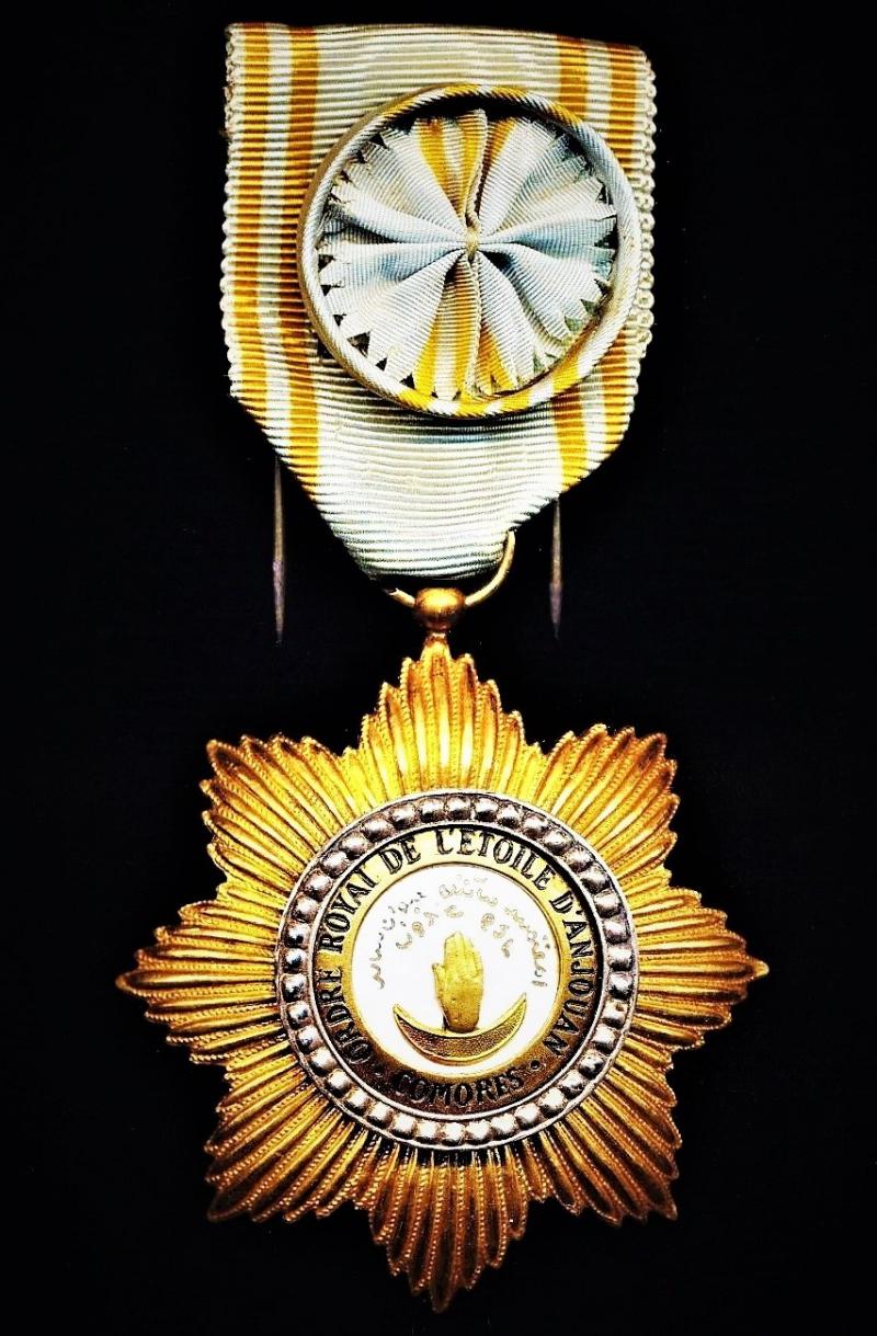 France (Colonial): Order of the Star of Anjouan 1896-1963 (Ordre de l'etoile d'Anjouan  Officier 1896-1963). 4th Class 'Officers' gilt and enamel breast badge