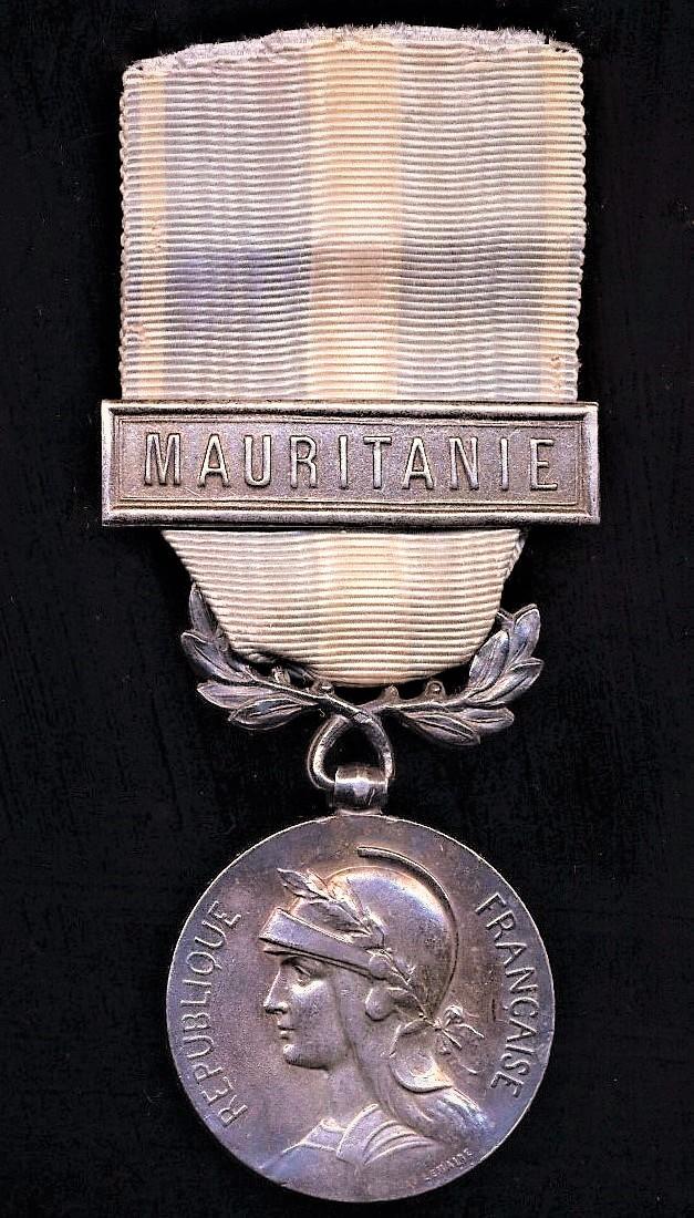 France: Colonial Medal (Medaille Coloniale). 1st type Paris Mint 'Premier Type' medal with bi-face wreath suspension. With 1 x clasp (agrafe) 'Mauritanie'