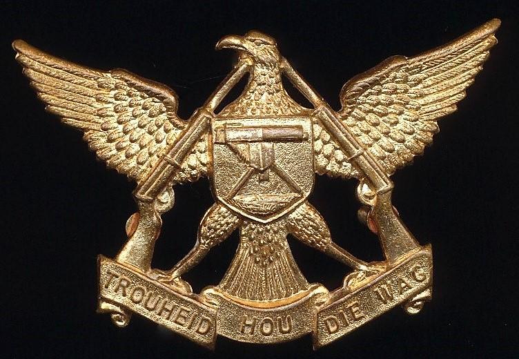 Republic of South Africa: Regiment De Wet. Gilding metal cap badge
