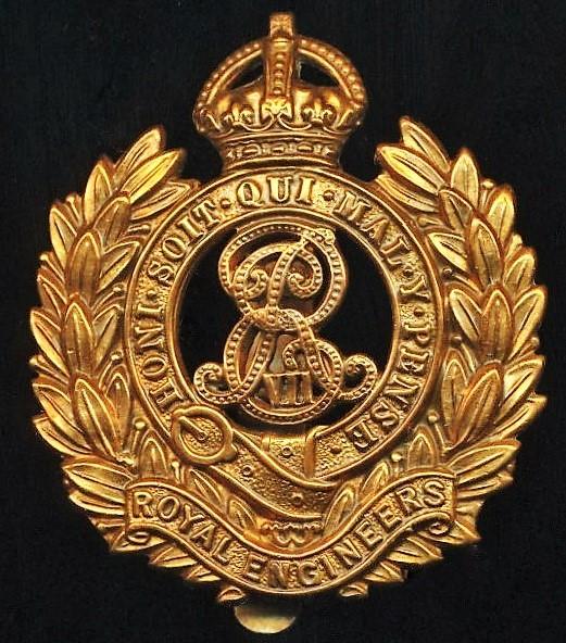 Royal Engineers. With Kings crown & Edward VII cypher. Gilding metal cap badge