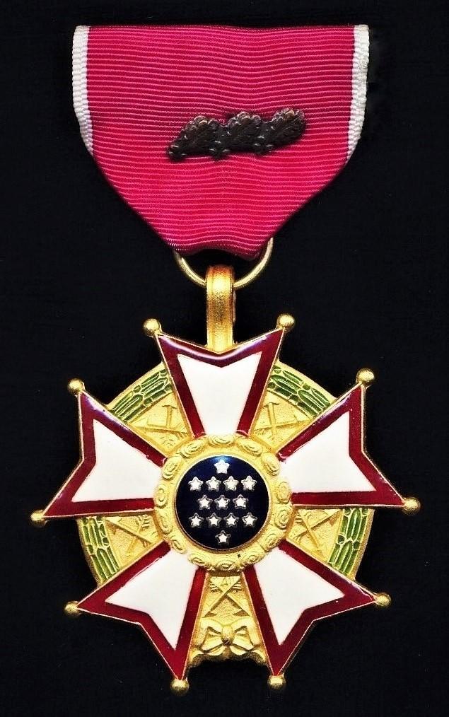 United States of America: Legion of Merit. 4th grade 'Legionnaire' breast badge in gilt & enamel. With 3 x 'Bronze Oakleaf Clusters'. Circa post 1990