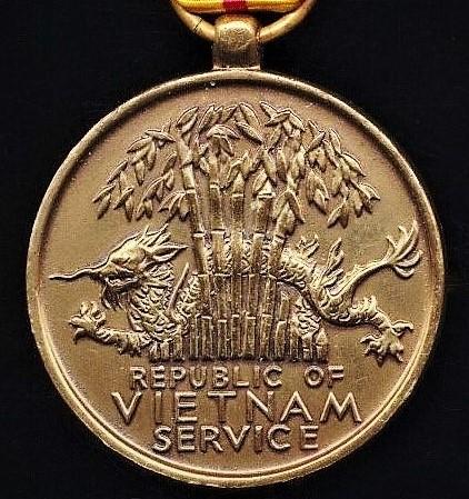United States: Vietnam Service Medal. With 'Bronze Arrowhead' device & 3 x 'Silver Stars' on riband