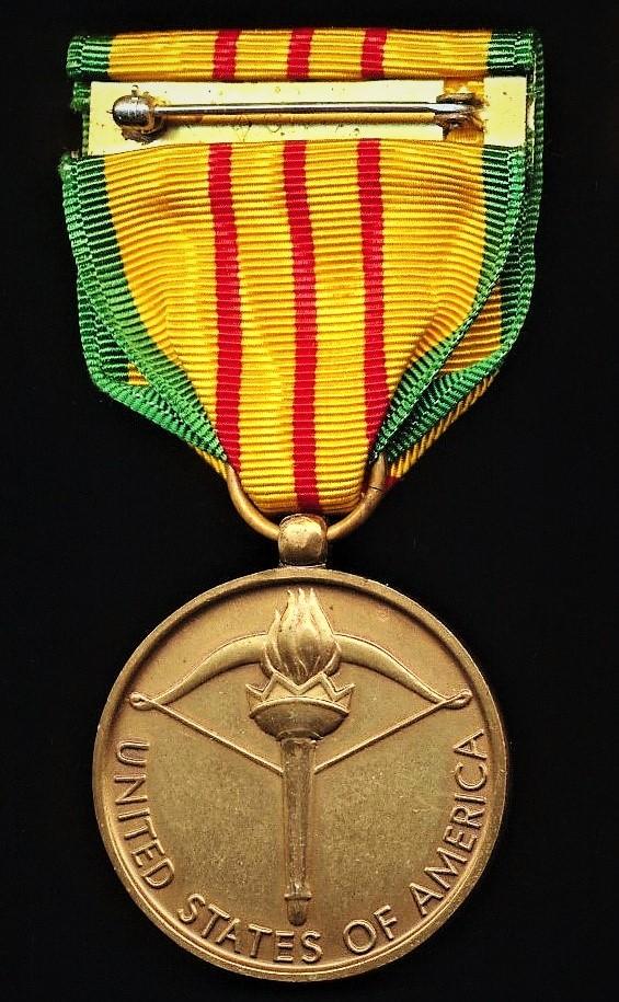 United States: Vietnam Service Medal. With 'Bronze Arrowhead' device & 3 x 'Silver Stars' on riband
