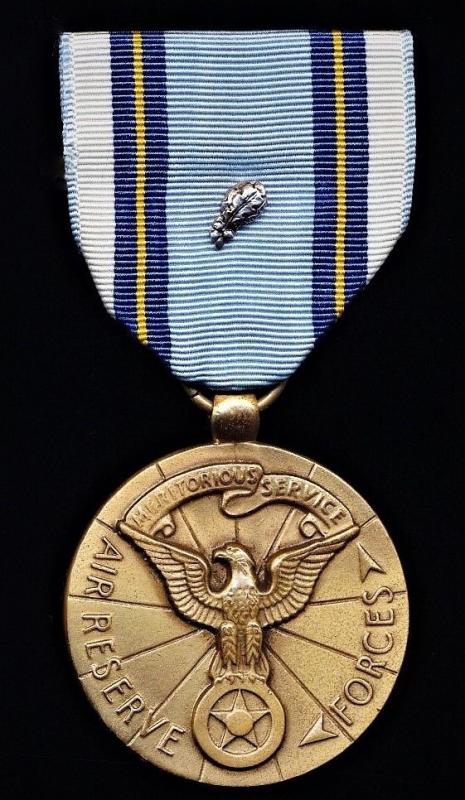United States: Air Reserve Forces Meritorious Service Medal (Circa 1971-1990). With silver 'Oakleaf Cluster' on riband