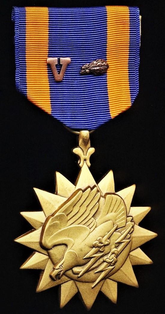 United States: Air Medal. With 'V' for combat valor device and bronze 'Oakleaf Cluster' on riband. Post 1990 issue