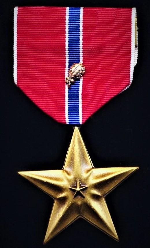 United States: Bronze Star Medal. With 1 x bronze 'Oakleaf Cluster'. Circa 1990-2023