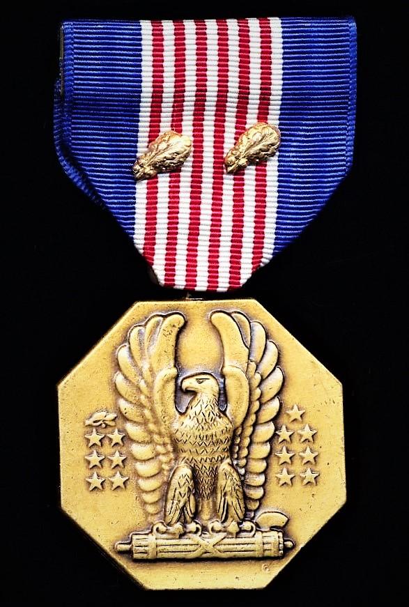 United States: Soldiers Medal. With 2 x bronze 'Oakleaf' clusters. Circa 1990-2023