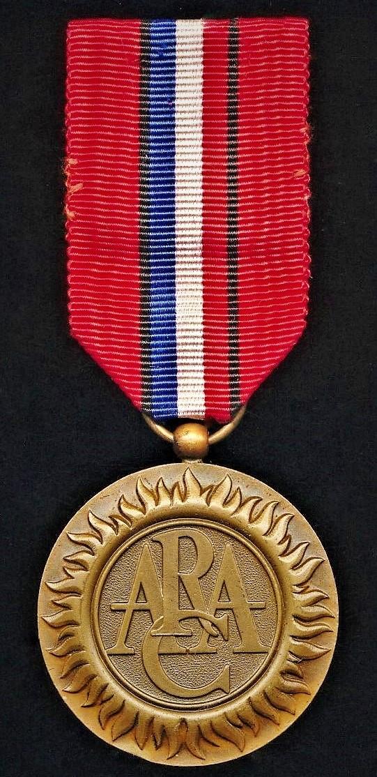 Medal for the 50th Anniversary of the Republican Association of Former Combatants (Medaille Commemorative du 50eme Anniversaire de l'Association Republicaine des Anciens Combattants) 1917-1967. Bronze