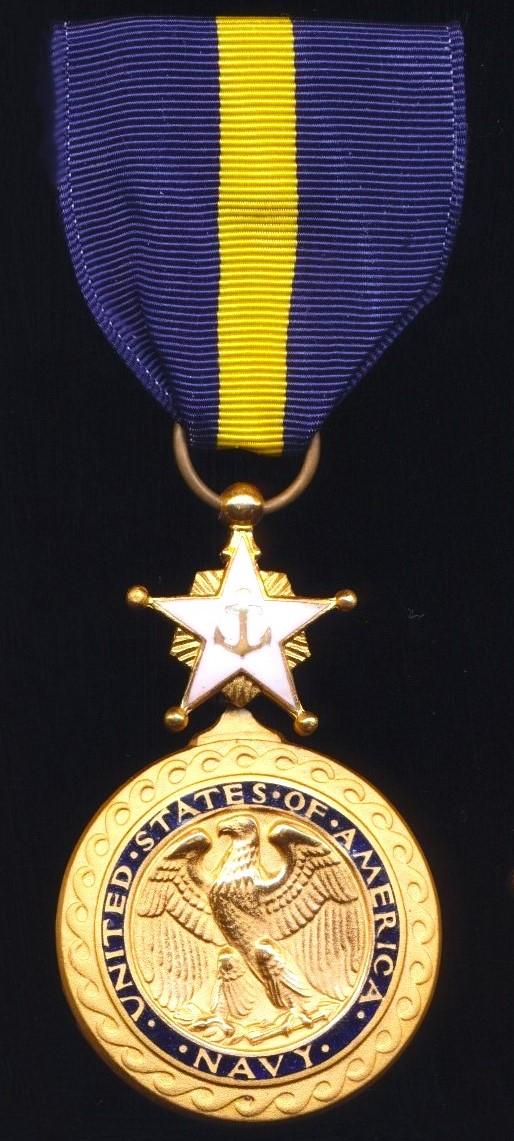 United States: Navy Distinguished Service Medal. Gilt and enamel (Circa 1970-1990 issue)