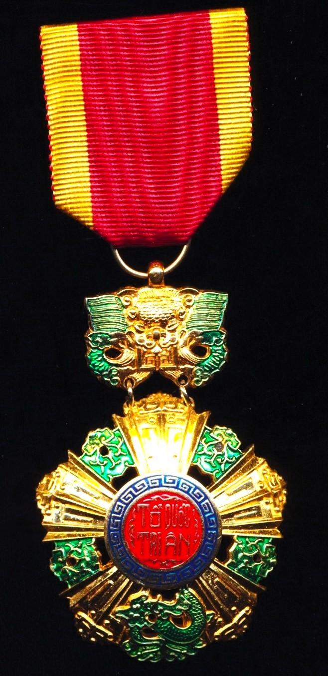 Republic of South Vietnam (1955-1975): National Order of Vietnam. 5th Class Knight. Breast badge. Gilt & enamel. Circa 1955-1975