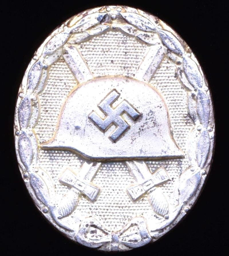 Germany (Third Reich):  Wound Badge (Verwundetenabzeichen) . 'Silver' 2nd class award. With makers marks