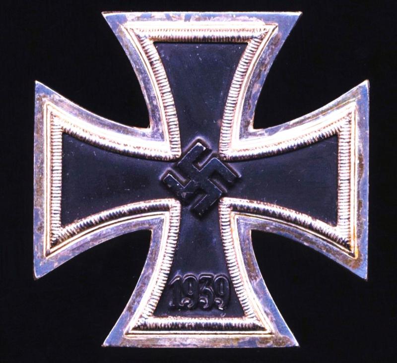 Germany (Third Reich): Iron Cross 1st Class (Eisernes Kreuz 1. Klasse , or EK1) '1939'. With maker marks
