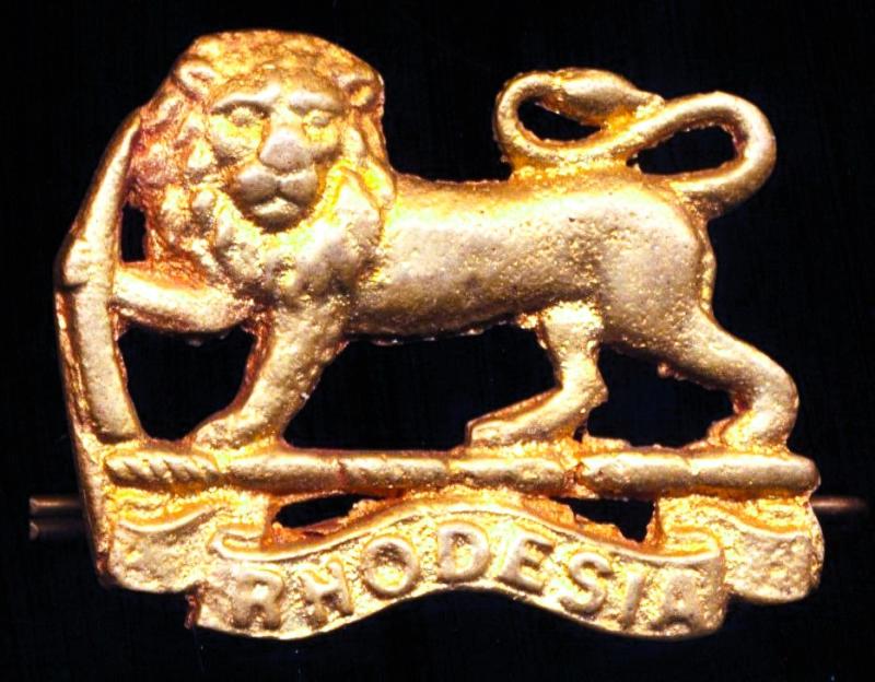 British Empire (Southern Africa): Rhodesia General Service Corps. A 'Theatre Made' sand-cast beret / collar badge circa 1940-45