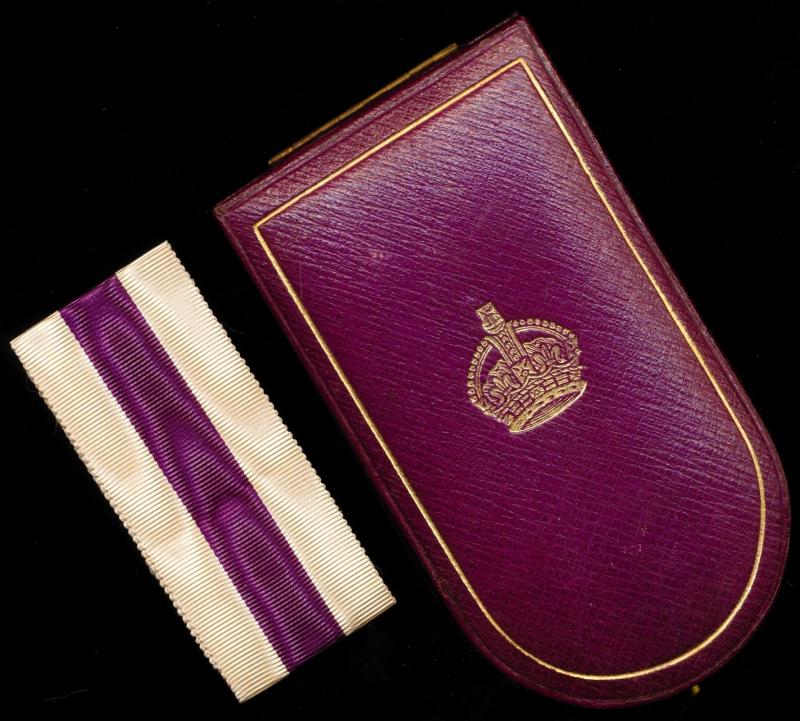 Military Cross: Case of issue. 1915-1936 era, and as issued throughout the Great War