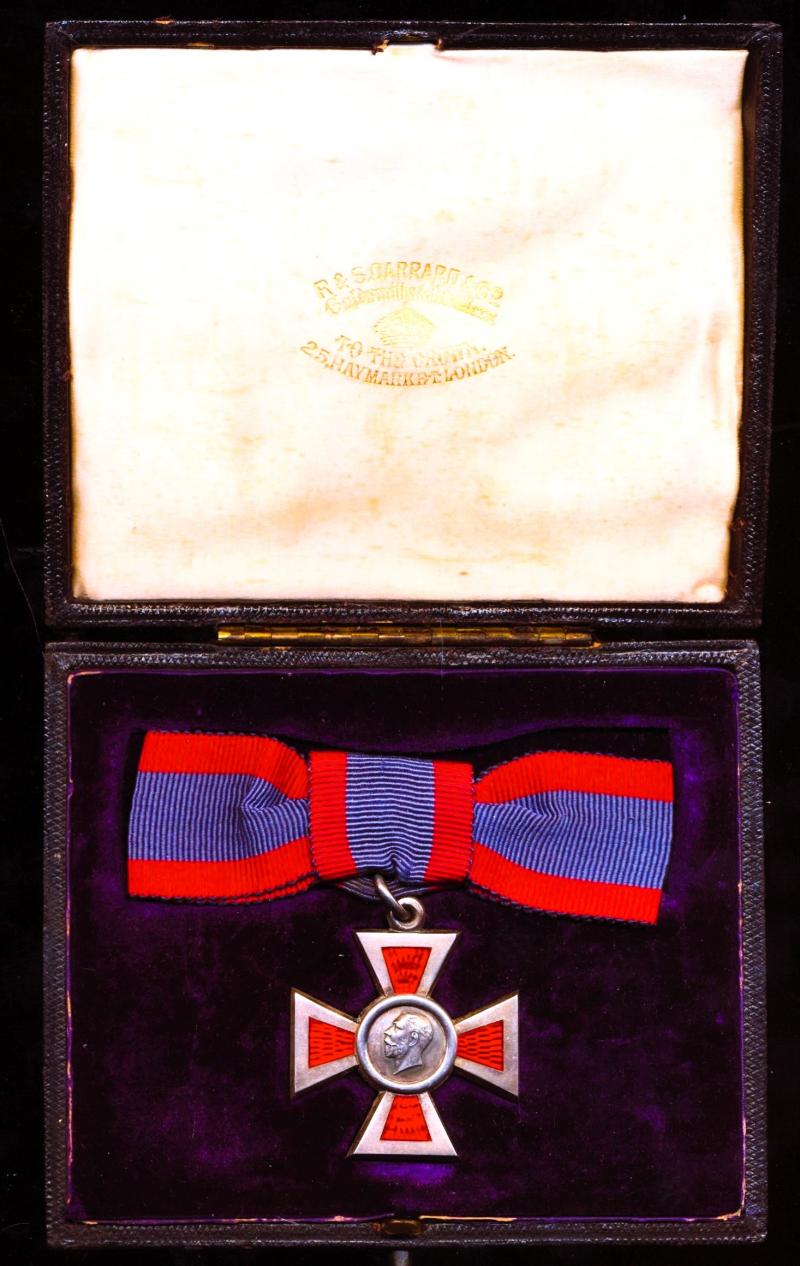 Royal Red Cross 2nd Class: Associate of the Royal Red Cross breast badge.GV issue, on original bow riband with issue pin-brooch