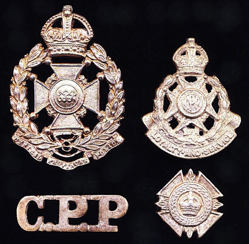 British India: Central Provinces Police. Lot of 4 x 'King's Crown' white metal die-cast cap badges (x 2), shoulder title (x 1) and 'Officer' rank Insignia (x 1). Circa 1902-1947