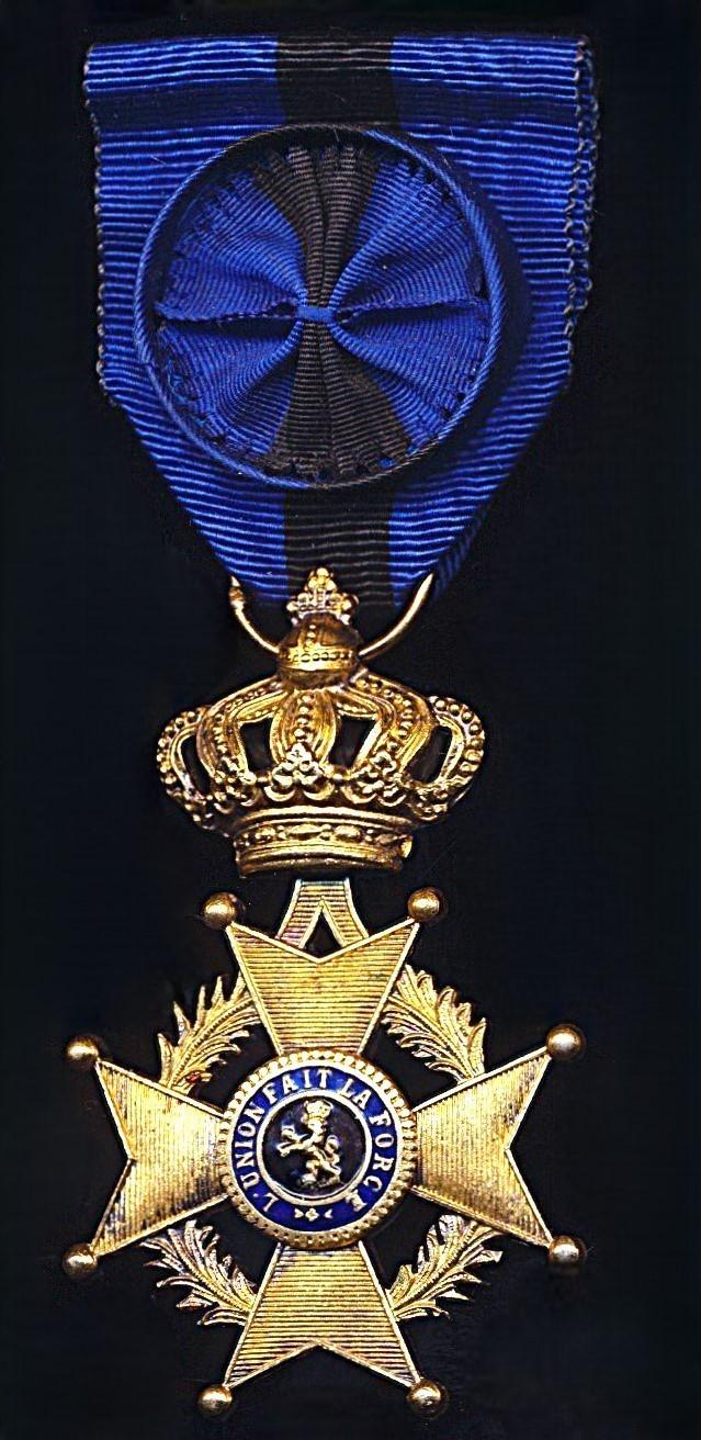 Belgium: Order of Leopold II (Ordre de Leopold II, / Orde van Leopold II). 4th Class. 'Officer' breast badge'. With uni-lingual 'French' language obverse legend (1908-1951) and silk rosette on riband