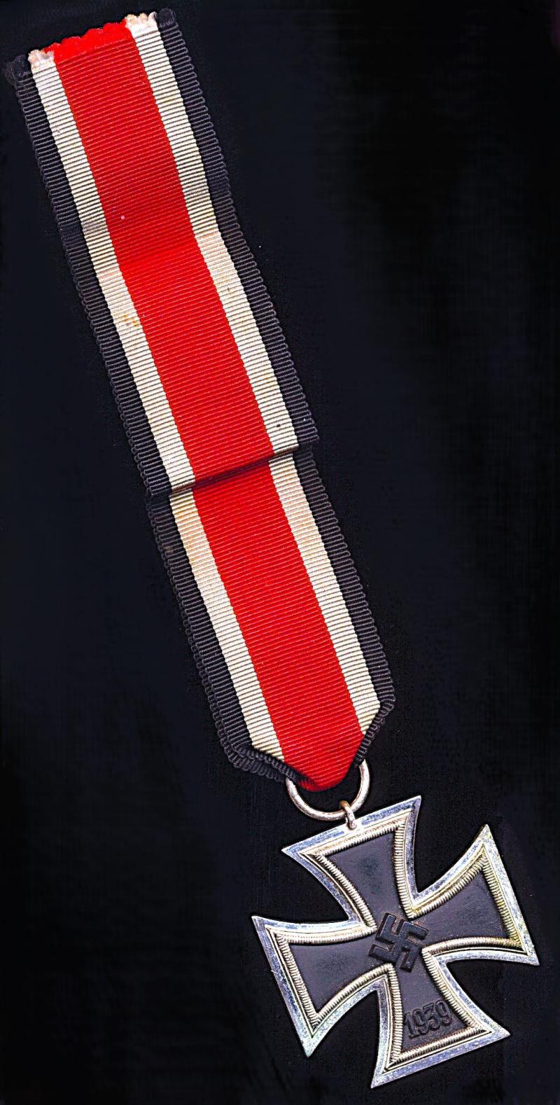 Germany (Third Reich): Iron Cross 2nd Class (Eisernes Kreuz 2. Klasse , or EK2). Maker marked by 'Steinhauer & Lück'