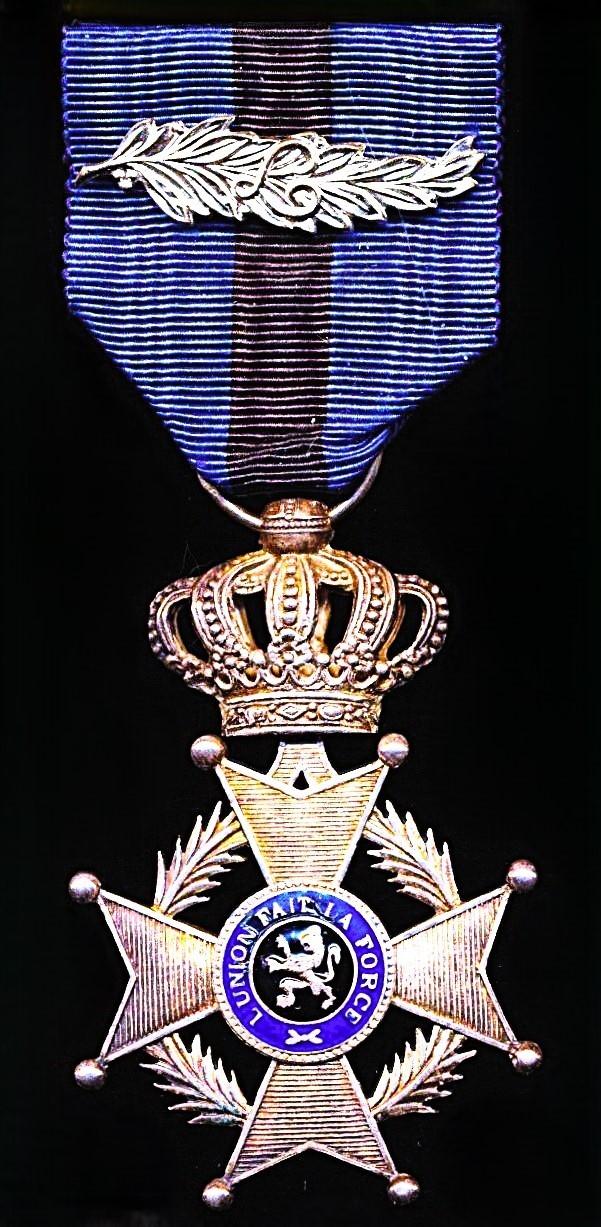 Belgium: Order of Leopold II (Ordre de Leopold II, / Orde van Leopold II). 5th Class 'Knight'. Uni-lingual 'French language obverse legend (1908-1951).With silvered 'Palm' emblem with 'L' cypher