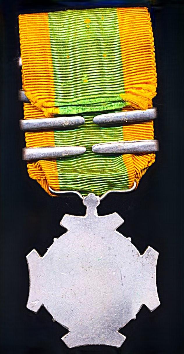 Netherlands Expeditions Cross (Expeditie-Kruis). 2nd Type Portrait Obverse. With 4 x clasps (or 'Gespen'). 'Midden Sumatra 1903-1907', 'Atjeh 1911-'14', 'Ceram 1915' & 'W. Kust Atjeh 1925-1927'