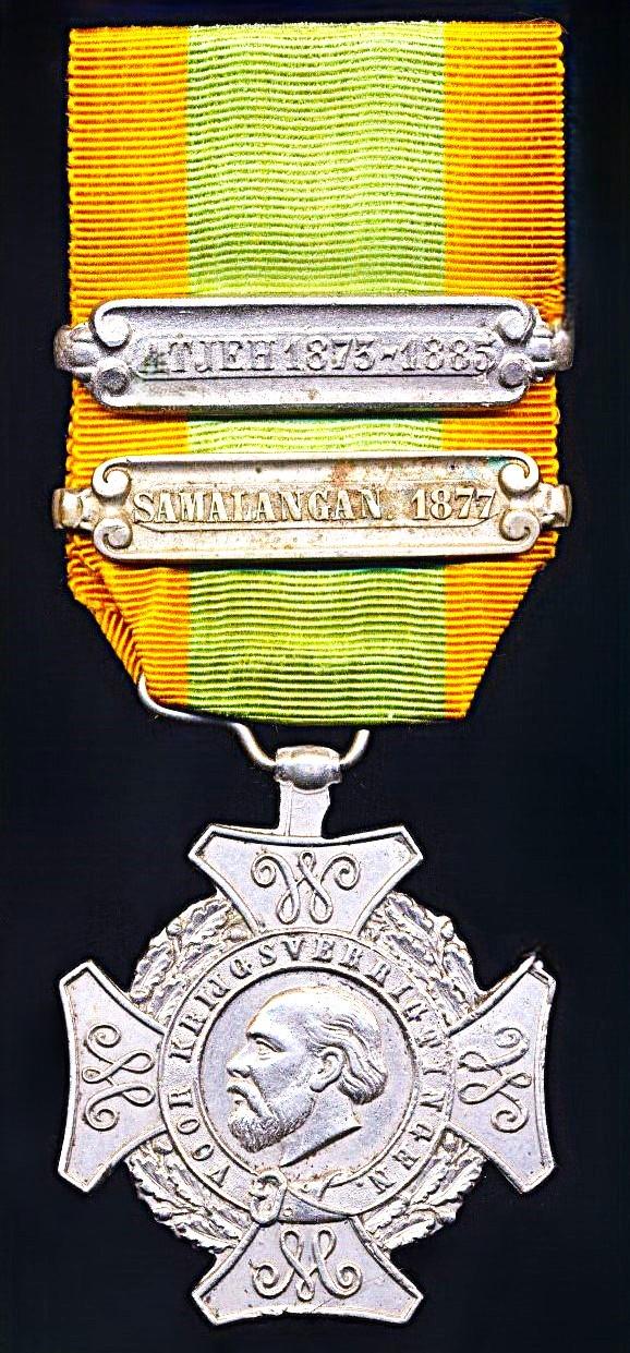Netherlands Expeditions Cross (Expeditie-Kruis). 1st Type Portrait Obverse. With 2 x clasps (or 'Gespen') 'Atjeh 1875-1885' & 'Samalangan 1877'