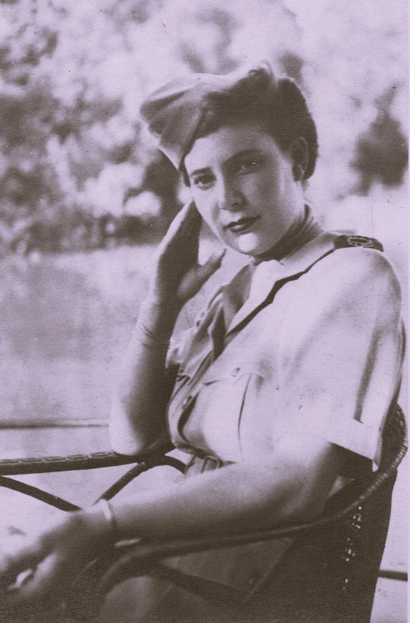 A well illustrated South African Woman's Second World War 'Home Front' and North Africa campaign medal group of 5: Dorothy Novello Ogden (formerly Mrs Robinson) Women’s Auxiliary Army Services, South African Army
