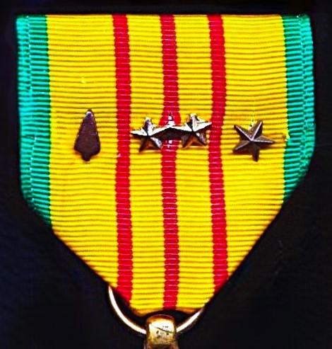 United States: Vietnam Service Medal. With 'Bronze Arrowhead' device 2 x Silver Stars & 1 x Bronze Stars on riband