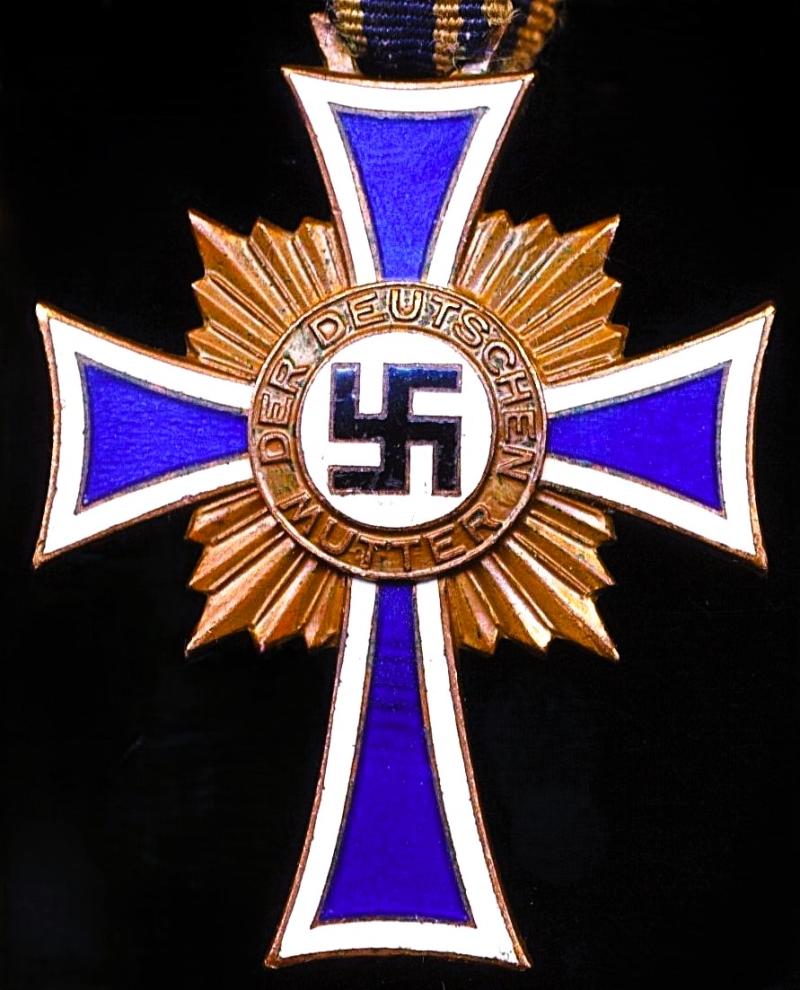 Germany (Third Reich): The Cross of Honour of the German Mother (Ehrenkreuz der Deutschen Mutter). 3rd Class (Bronze) neck badge