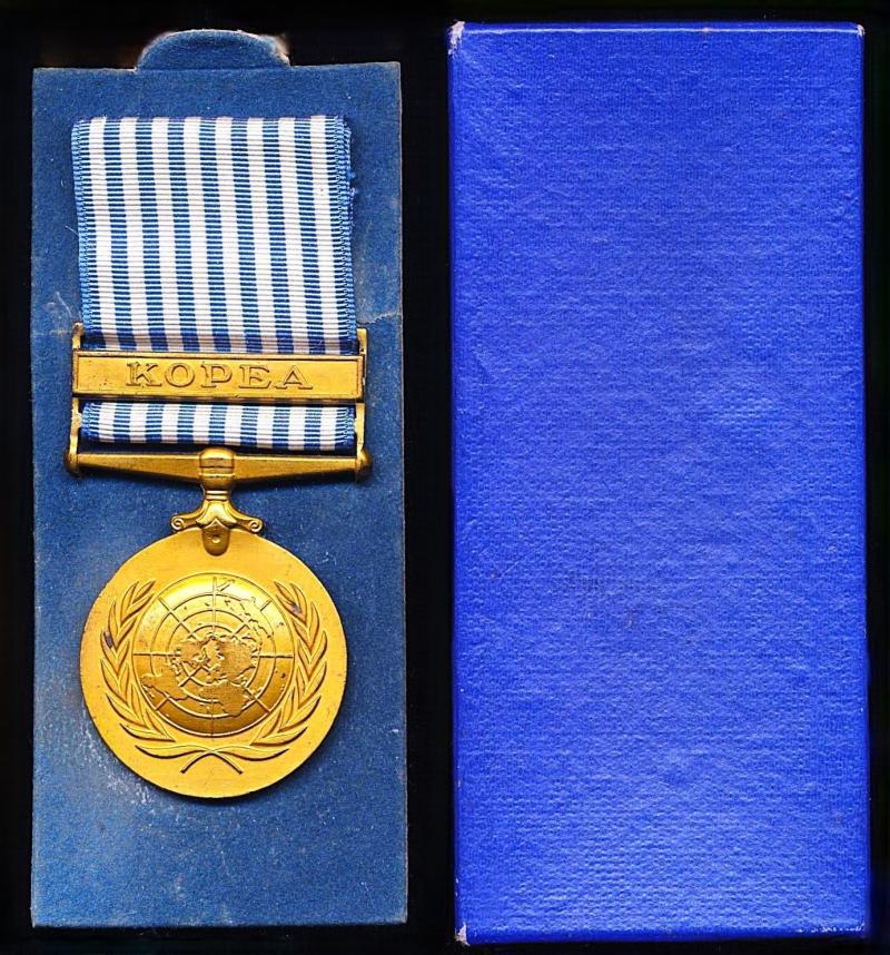 Greece: United Nations Service Medal: With clasp for 'Korea'. This the Greek language issue with clasp 'KOPEA' and reverse legend in Greek language