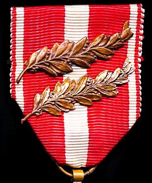 France: Cross of Military Valour (Croix De La Valeur Militaire). With 2 x 'Citation' emblems, of 2 x 'Bronze Palms' on riband
